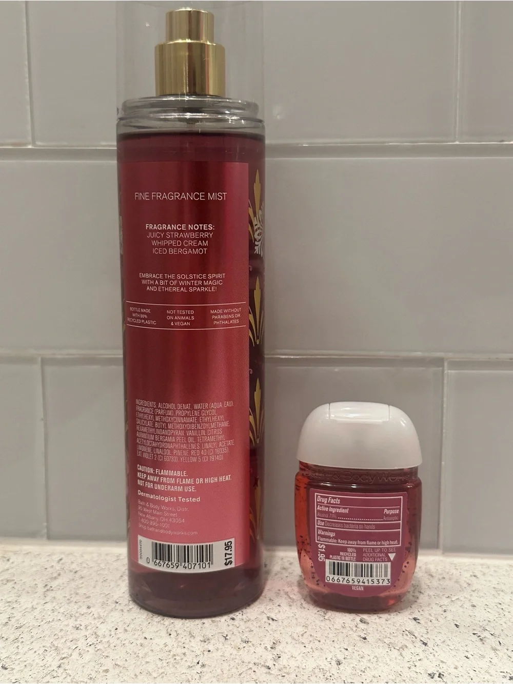 Bath & Body Works Strawberry Snowflakes Set